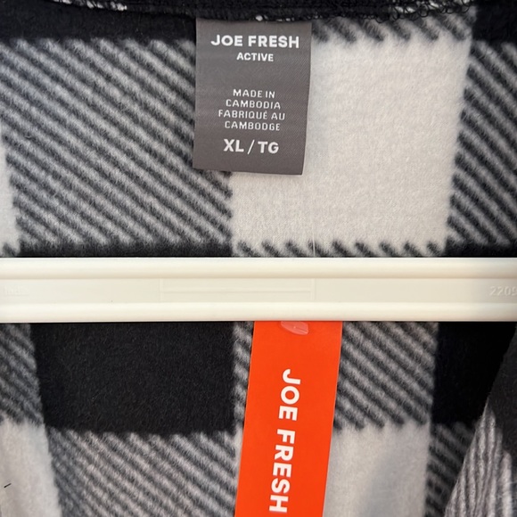Joe Fresh Active Zip Up Jacket, NWT. - Picture 3 of 5